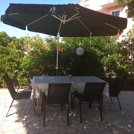 Apartmani Anđela i Mladen Debelić Rab Town Bagian luar foto