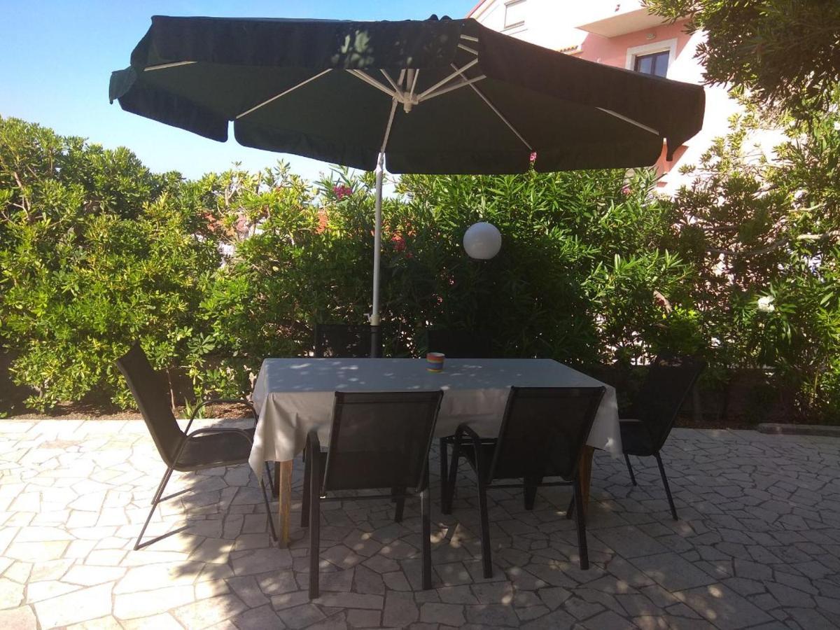 Apartmani Anđela i Mladen Debelić Rab Town Bagian luar foto