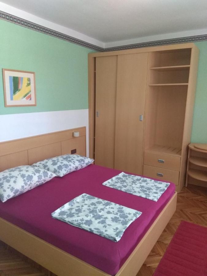 Apartmani Anđela i Mladen Debelić Rab Town Bagian luar foto