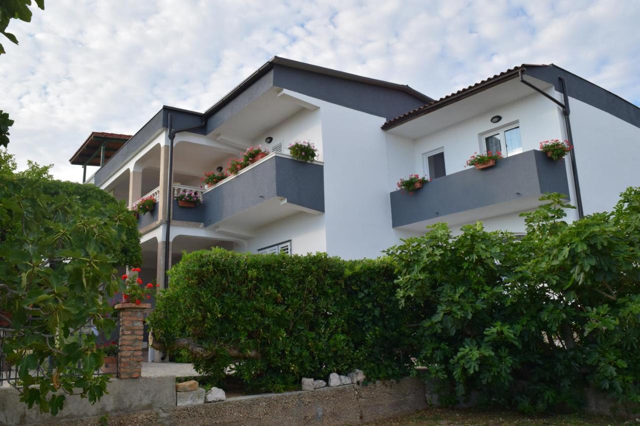 Apartmani Anđela i Mladen Debelić Rab Town Bagian luar foto