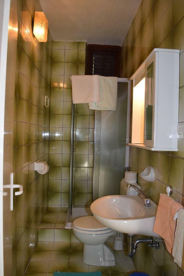 Apartmani Anđela i Mladen Debelić Rab Town Bagian luar foto