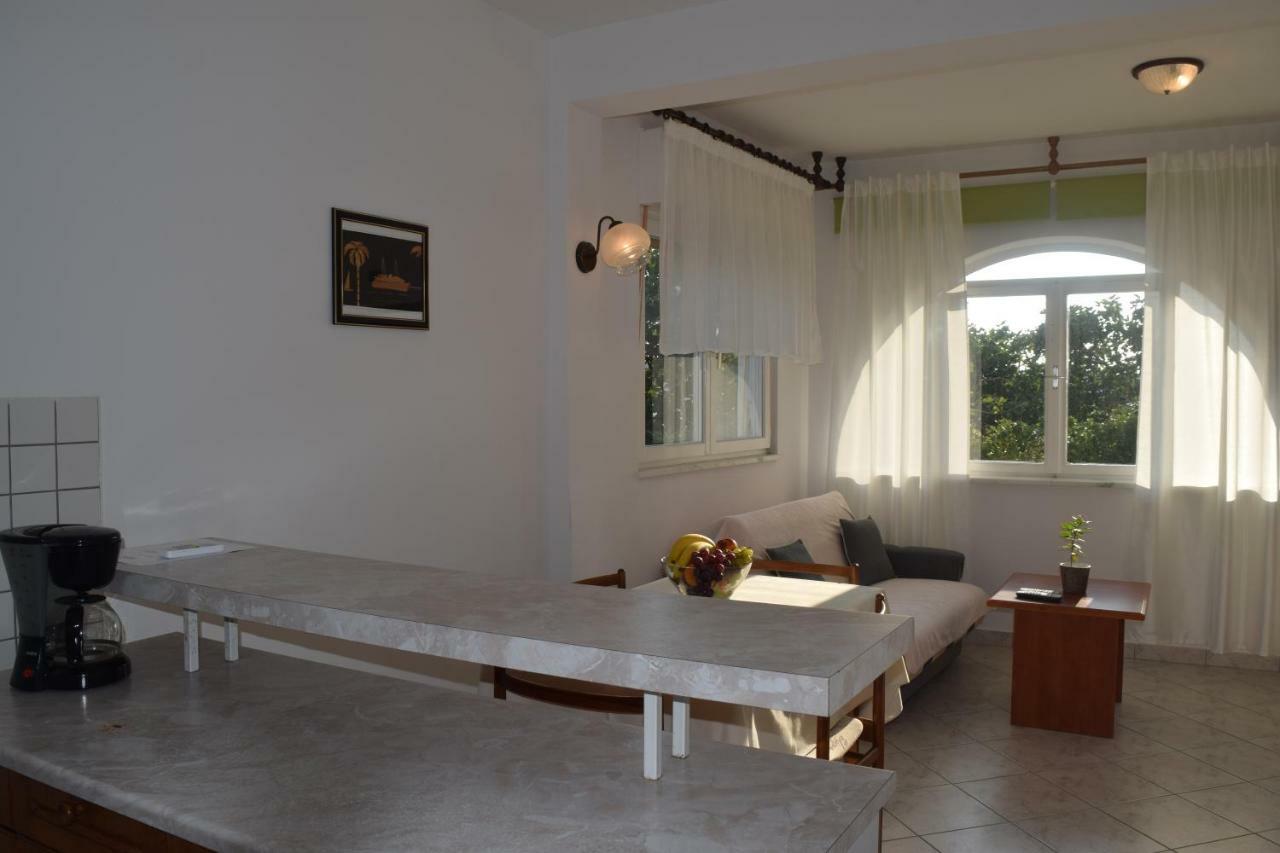 Apartmani Anđela i Mladen Debelić Rab Town Bagian luar foto