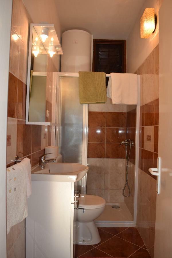 Apartmani Anđela i Mladen Debelić Rab Town Bagian luar foto