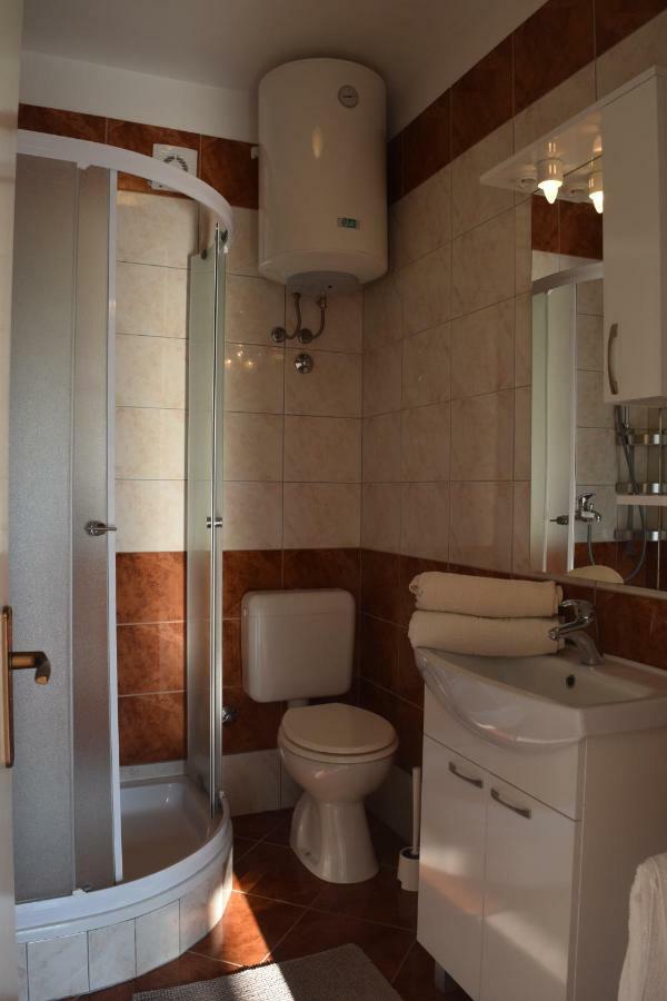 Apartmani Anđela i Mladen Debelić Rab Town Bagian luar foto